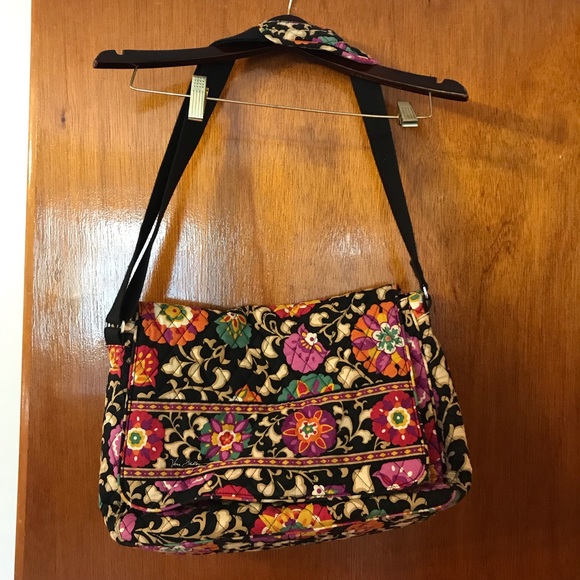 Vera Bradley Handbags - Vera Bradley Messenger Bag - Gently Used - Retired